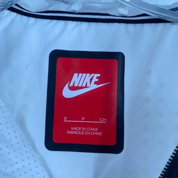Nike Tech Aeroshield Windbreaker Jacket Sz S White And Black Running Outdoor Gym - Picture 6 of 10